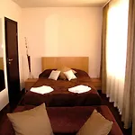 Отель Royal Towers 2*
