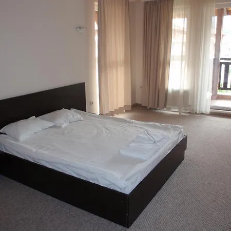 מלון Royal Towers בנסקו